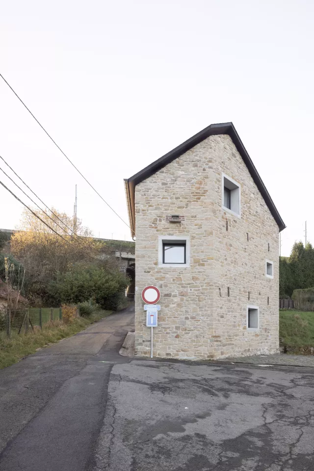 LRArchitectes rénovation contemporaine en pierre Natoye Namur