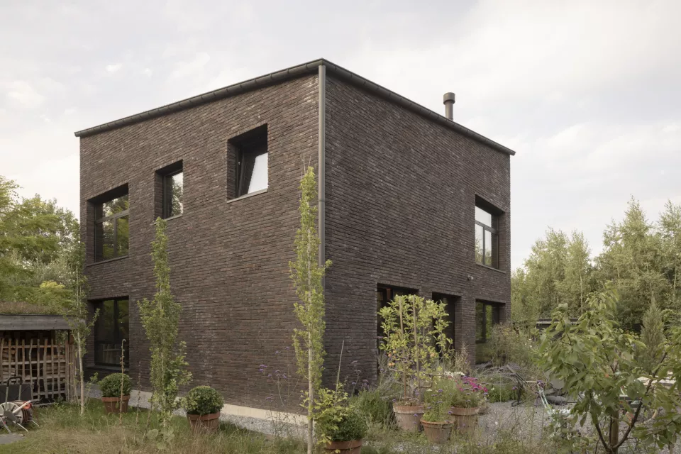 LRARCHITECTES maison habitation contemporaine unifamiliale brique Marche-en-Famenne