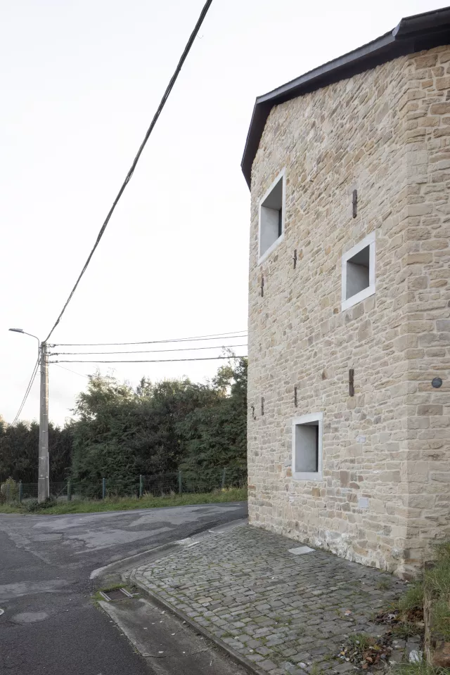 LRArchitectes rénovation contemporaine en pierre Natoye Namur
