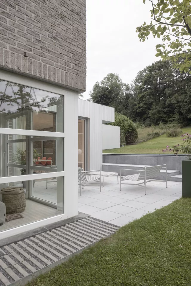 LRARCHITECTES extension maison piscine poolhouse contemporain pierre aluminium anodise Ciney Namur